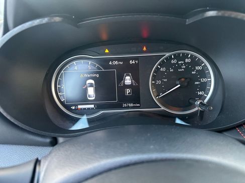 Used 2024 Nissan Versa SR image 38