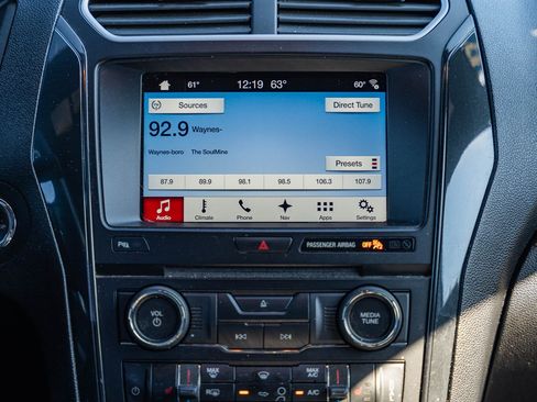 Certified 2017 Ford Explorer XLT w/ Equipment Group 202A image 31