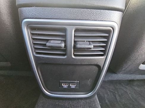 Used 2018 Dodge Charger SXT image 21