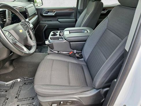 Used 2025 Chevrolet Silverado 1500 LT AWD/4WD image 16