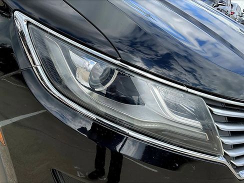 Used 2017 Lincoln MKC Premiere image 23