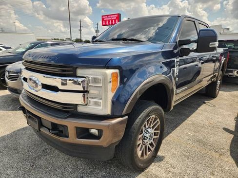 Used 2017 Ford F250 King Ranch w/ King Ranch Ultimate Package AWD/4WD image 3