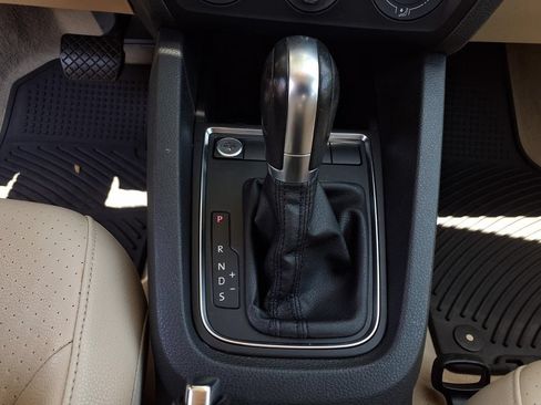Used 2015 Volkswagen Jetta SE FWD image 10