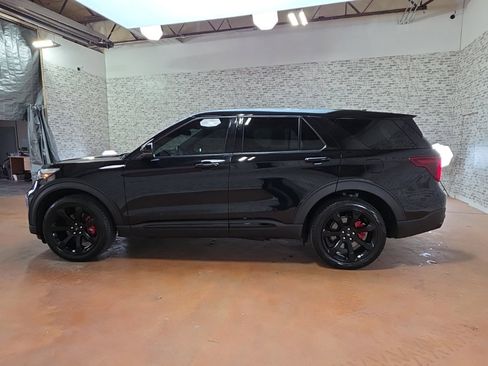 Used 2022 Ford Explorer ST w/ Equipment Group 401A image 4
