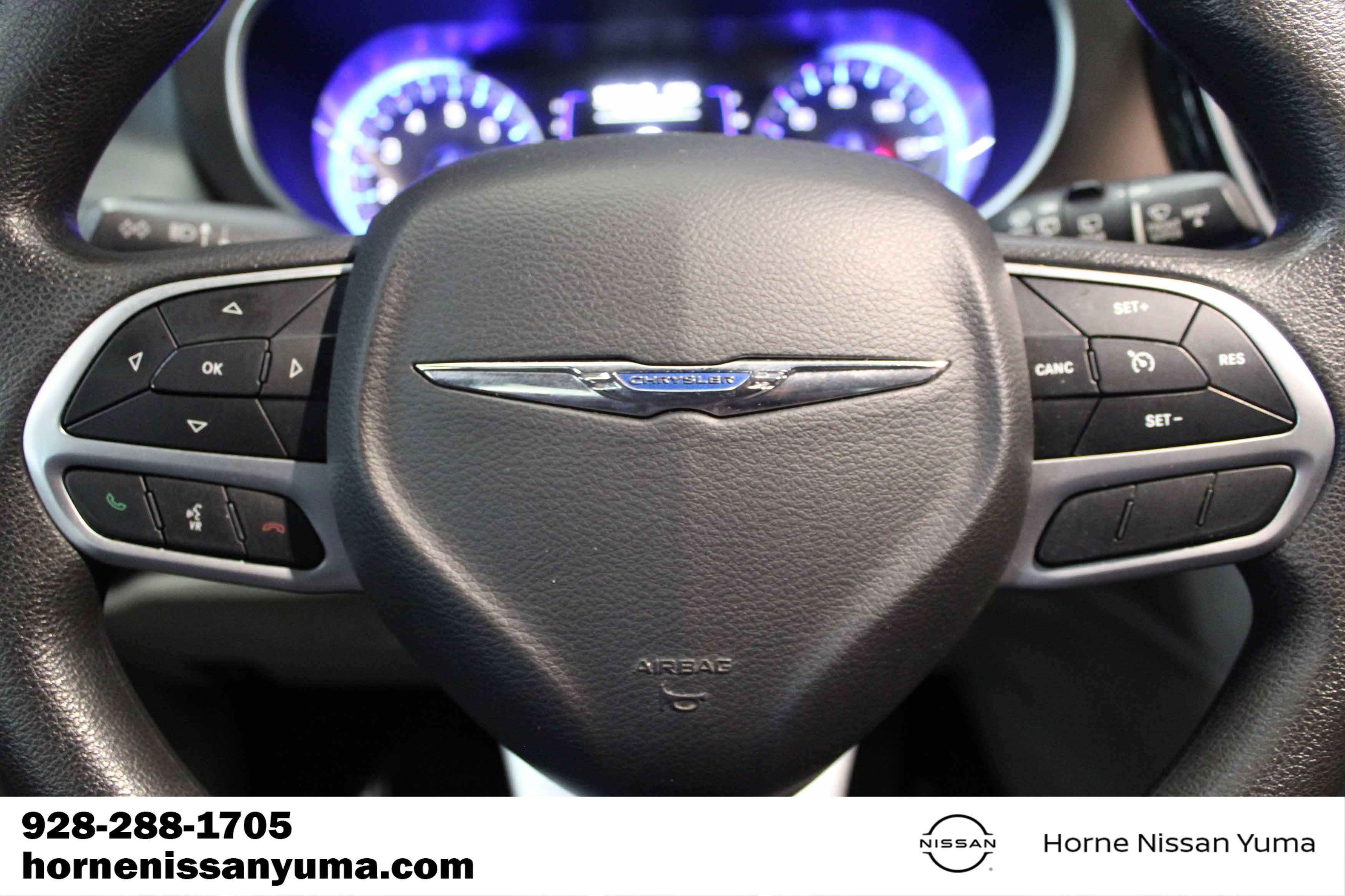 Used 2018 Chrysler Pacifica Touring Plus FWD image 13