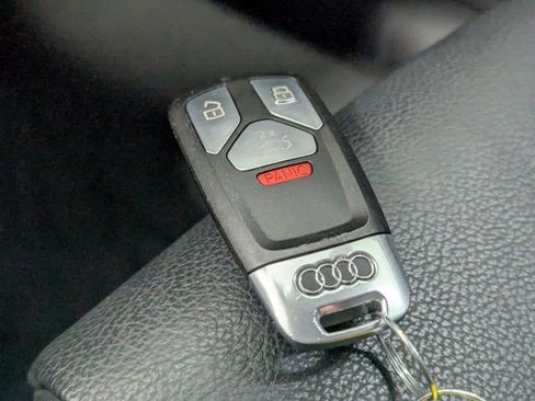 Used 2020 Audi Q5 2.0T Premium w/ Titanium Sport Package image 23