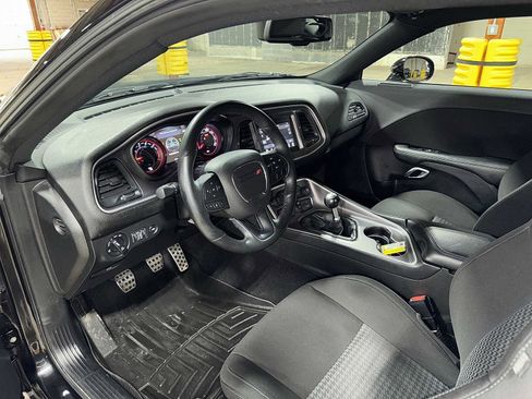 Used 2022 Dodge Challenger R/T w/ Blacktop Package image 26