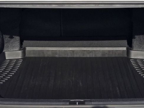 Used 2025 Toyota Camry XLE FWD image 28
