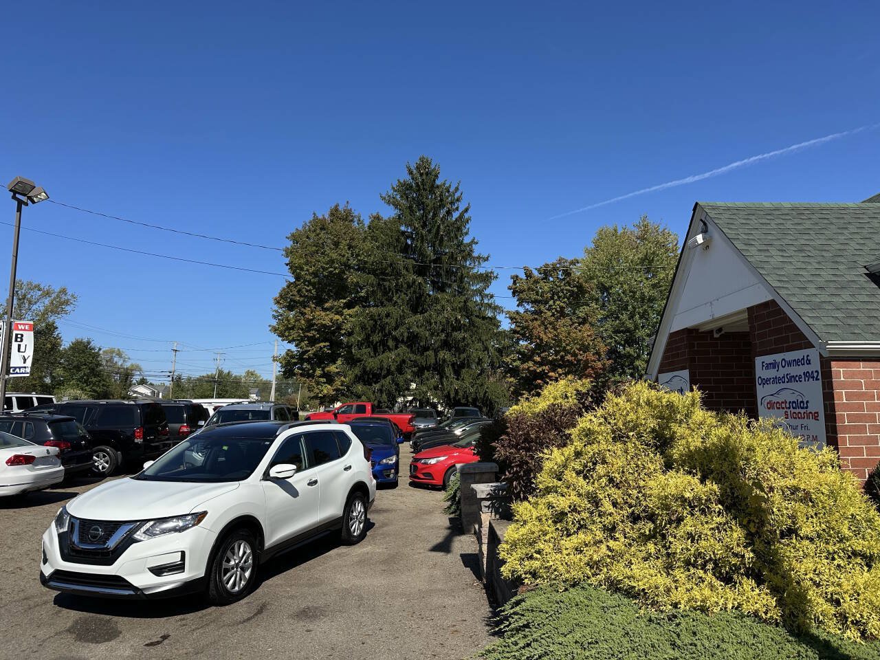 Used 2019 Nissan Rogue SV FWD image 1