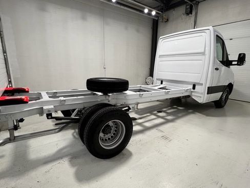 Used 2023 Mercedes-Benz Sprinter 3500 image 4