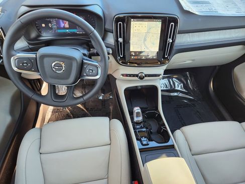 New 2026 Volvo XC40 B5 Plus w/ Protection Package Premier image 15