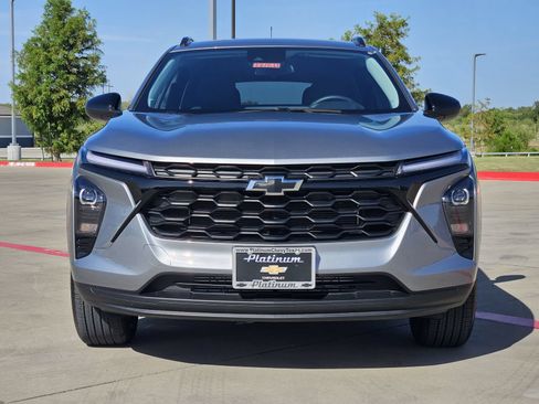 New 2026 Chevrolet Trax LT w/ Driver Confidence Package FWD image 6
