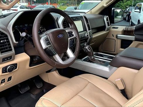 Used 2018 Ford F150 Lariat RWD image 13