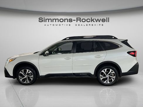 Used 2022 Subaru Outback Limited image 8