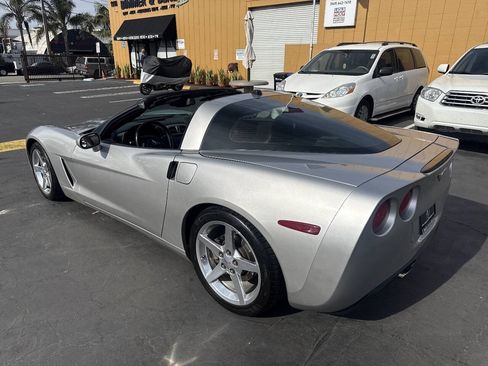 Used 2005 Chevrolet Corvette Coupe w/ Preferred Equipment Group RWD image 14