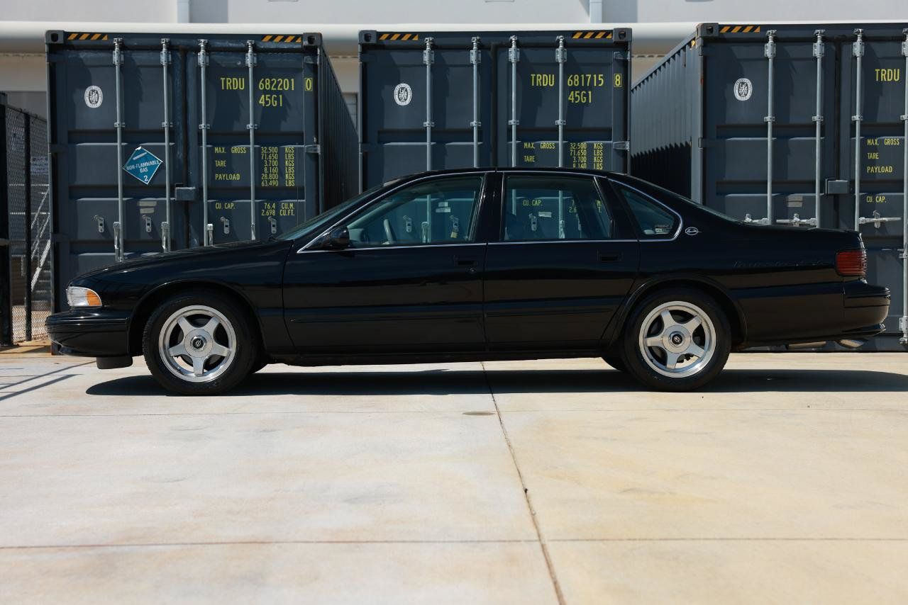 Used 1996 Chevrolet Caprice SS RWD image 3