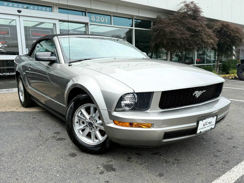 Used 2008 Ford Mustang Convertible RWD image 1
