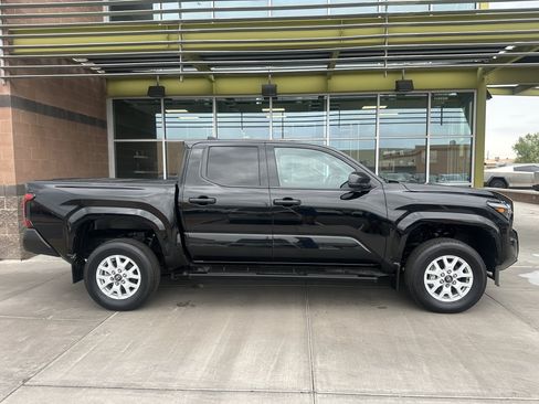 Used 2024 Toyota Tacoma SR w/ SR Upgrade Package RWD image 6