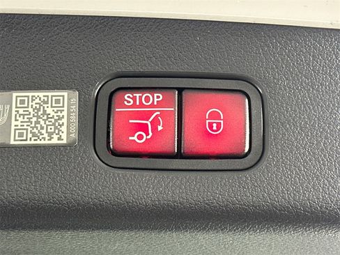 Certified 2024 Mercedes-Benz GLC 43 AMG 4MATIC image 21