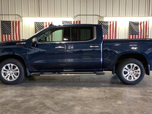 Used 2023 Chevrolet Silverado 1500 LTZ AWD/4WD image 3