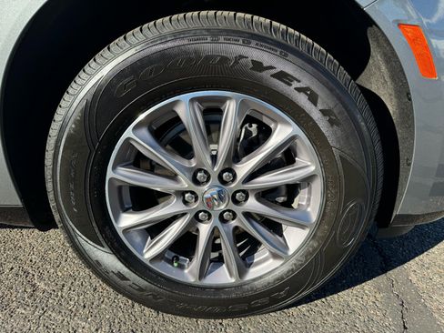 Used 2023 Buick Enclave Essence w/ Sound and Sites Package image 9