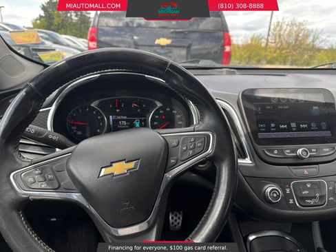 Used 2017 Chevrolet Malibu LT FWD image 8