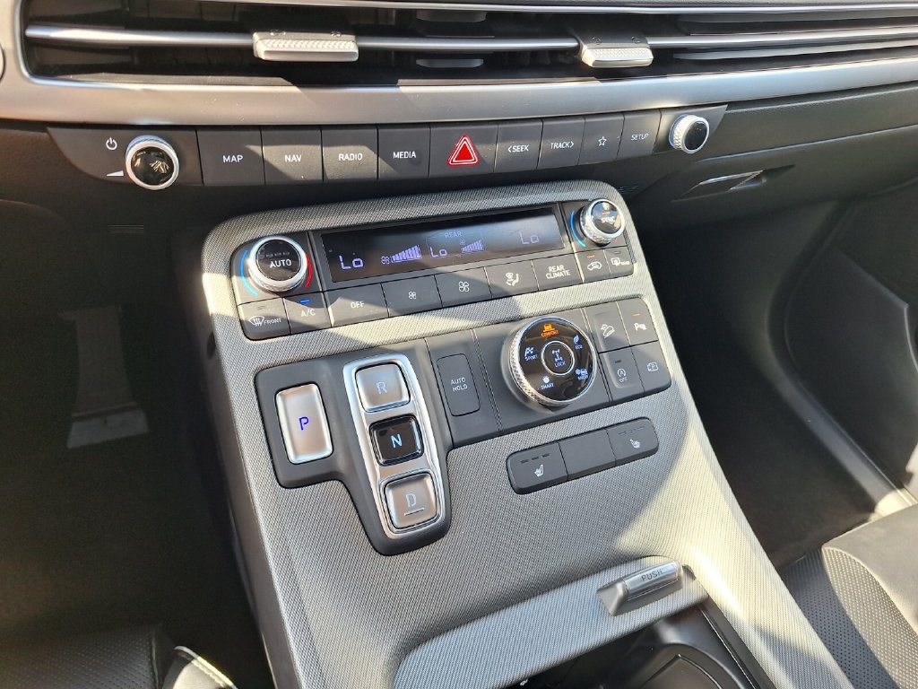 Used 2025 Hyundai Palisade SEL AWD/4WD image 14