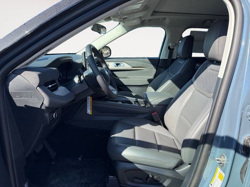 New 2025 Ford Explorer Active w/ Active Comfort Package image 10