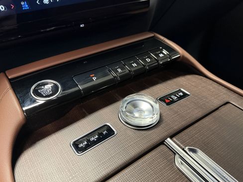 New 2026 Lincoln Navigator Reserve AWD/4WD image 13