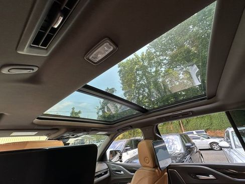 Used 2021 Cadillac Escalade ESV Sport image 37