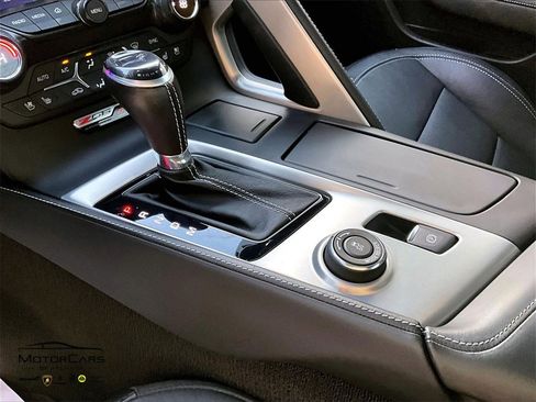 Used 2016 Chevrolet Corvette Z06 w/ 3LZ Preferred Equipment Group image 15