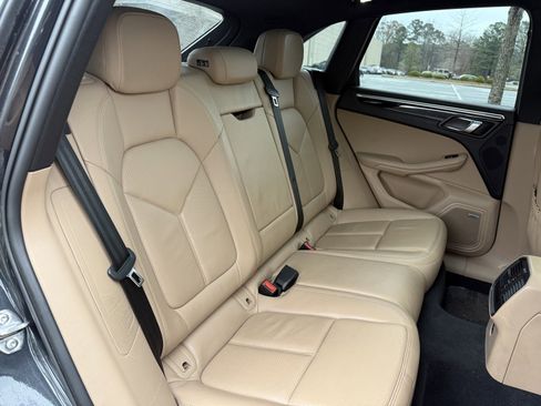 Used 2021 Porsche Macan S image 42