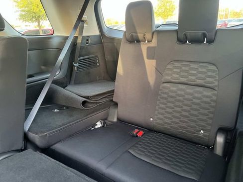 Used 2024 Nissan Pathfinder SV AWD/4WD image 24