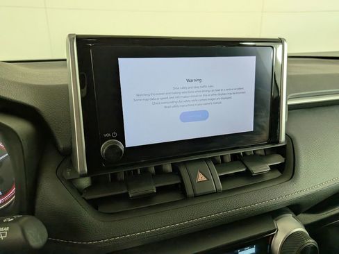 Used 2024 Toyota RAV4 LE image 23