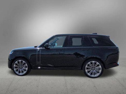 Used 2025 Land Rover Range Rover SE AWD/4WD image 3