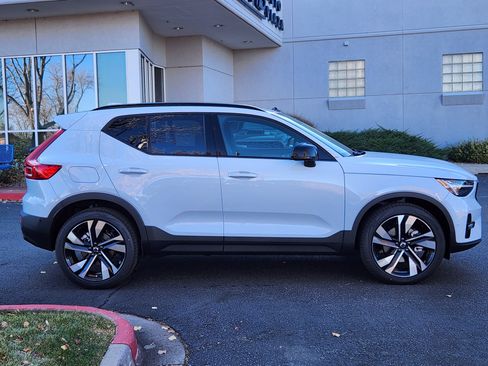 New 2026 Volvo XC40 B5 Ultra w/ Climate Package image 2
