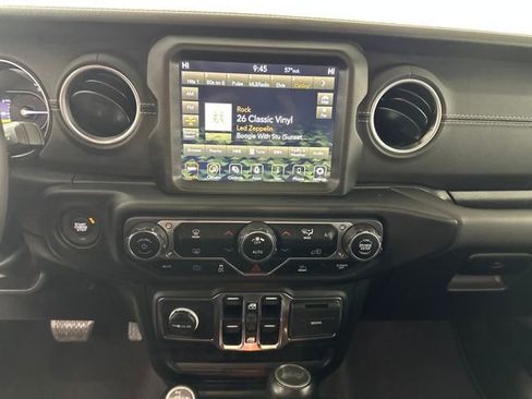 Used 2023 Jeep Wrangler Unlimited Sahara image 21