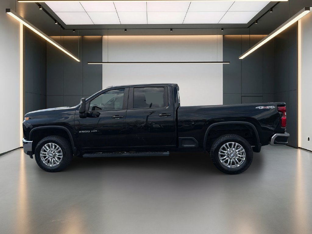 Used 2022 Chevrolet Silverado 2500 LT AWD/4WD image 2
