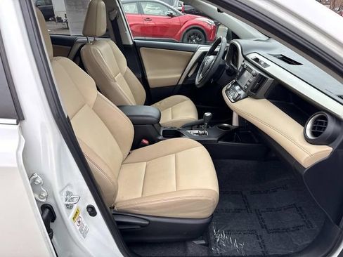 Used 2014 Toyota RAV4 Limited image 9