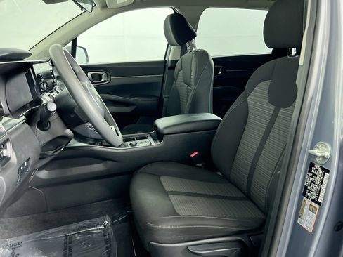 Certified 2023 Kia Sorento LX AWD/4WD image 8