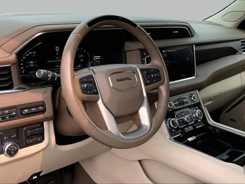 Used 2023 GMC Yukon Denali w/ Denali Reserve Package AWD/4WD image 15
