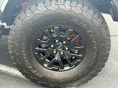 Used 2024 Ford Bronco Raptor w/ Interior Carbon Fiber Pack 6 AWD/4WD image 31