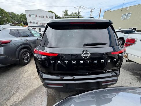 Used 2023 Nissan Pathfinder SV w/ SV Premium Package AWD/4WD image 4