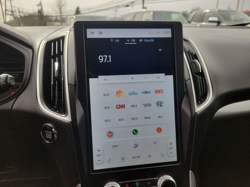 Used 2024 Ford Edge SEL image 17