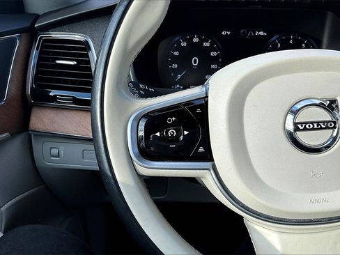 Used 2021 Volvo XC90 T6 Momentum w/ Protection Package Premier image 16