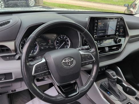 Used 2021 Toyota Highlander Limited AWD/4WD image 14