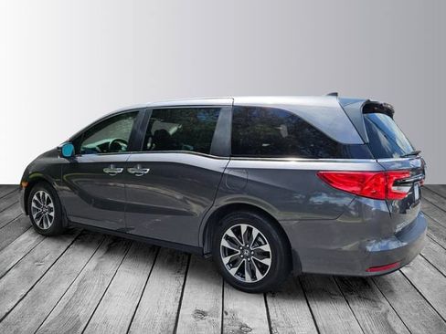 Certified 2024 Honda Odyssey EX-L image 3