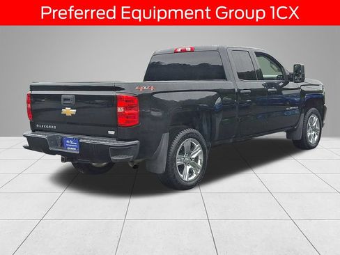 Used 2019 Chevrolet Silverado 1500 Custom w/ Custom Convenience Package AWD/4WD image 4