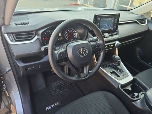 Used 2020 Toyota RAV4 LE FWD image 15