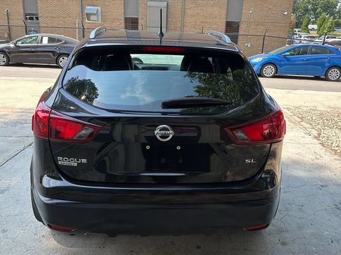 Used 2017 Nissan Rogue Sport SL FWD image 4